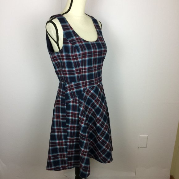 Donna Morgan Fit & Flare Crepe Dress Sz 8 Womans Navy Red Plaid Sleeveless - Picture 5 of 13